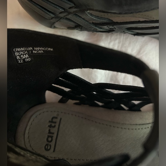 Earth Gladiator Sandals-worn once - Picture 4 of 4